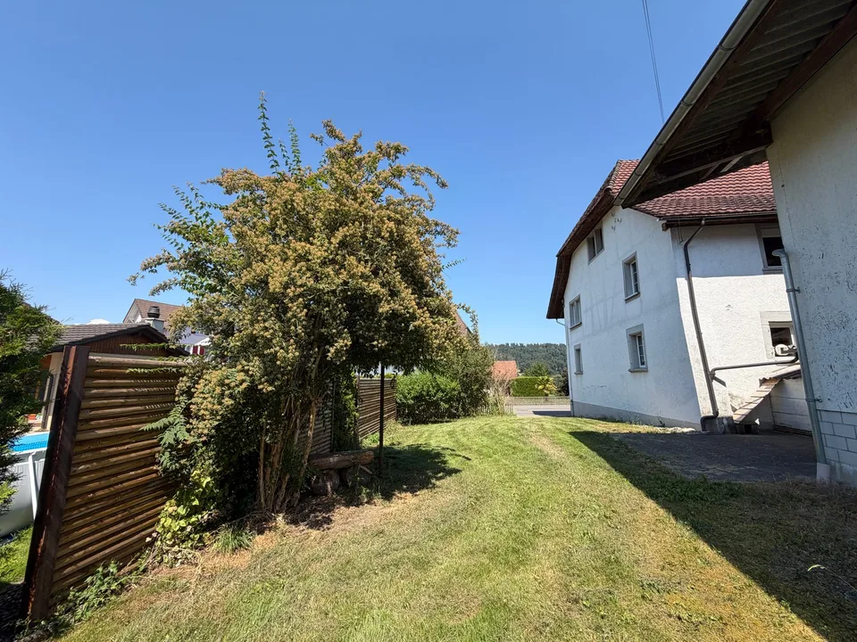 Helle 4.5-Zimmer-Maisonette mit Garten & Galerie in ruhiger Lage
