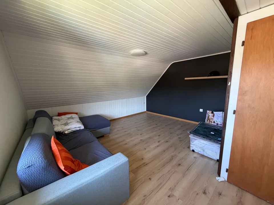 Helle 4.5-Zimmer-Maisonette mit Garten & Galerie in ruhiger Lage