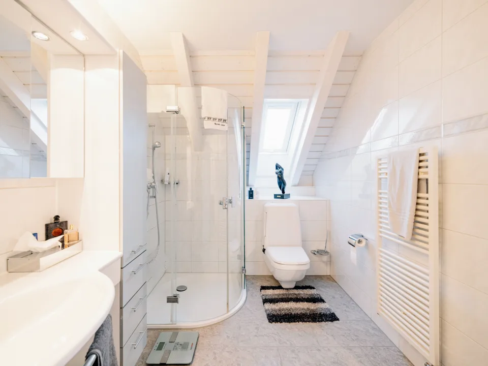 Appartamento duplex spazioso 5 locali (galleria) con vista sulla montagna a Steffisburg