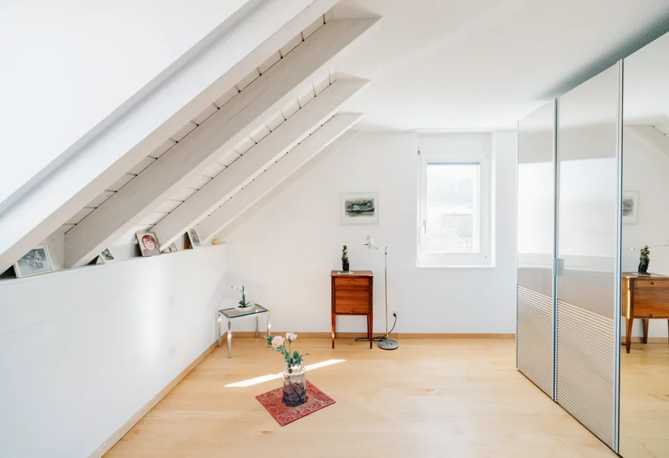 Appartamento duplex spazioso 5 locali (galleria) con vista sulla montagna a Steffisburg