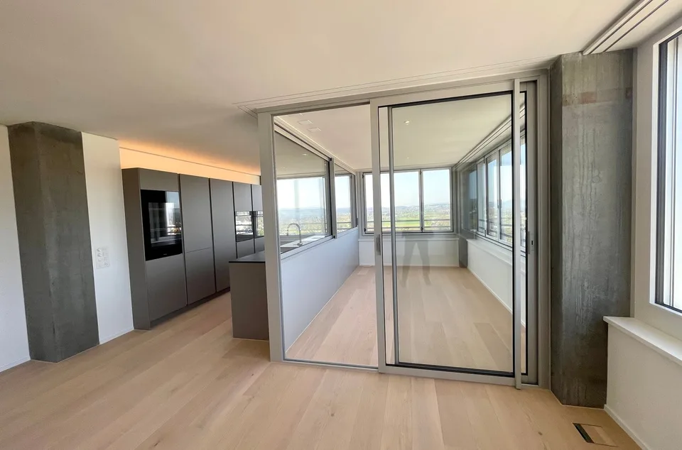 Exklusive 4.5 Zimmer Wohnung im Rhyfall Tower mit Rheinblick