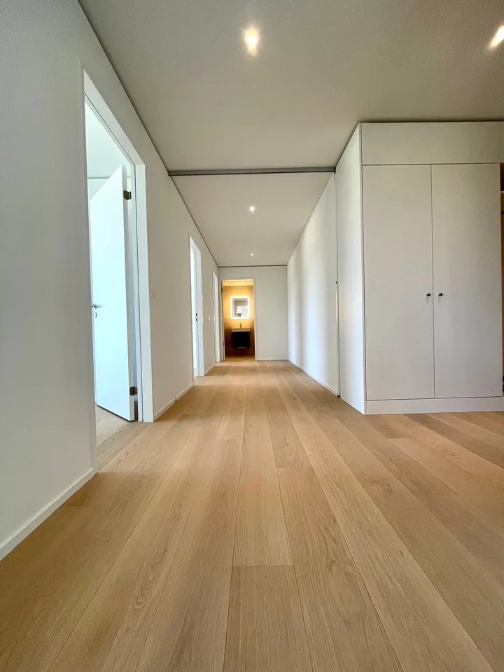 Exklusive 4.5 Zimmer Wohnung im Rhyfall Tower mit Rheinblick