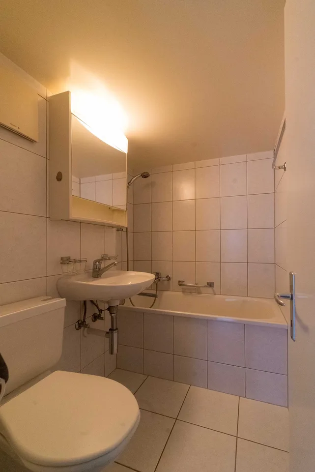 Charmant et très lumineux appartement de 3 chambres avec hall/cuisine et salle de bain