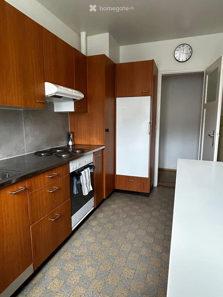 4-Room Apartment with Balcony in the Heart of Lausanne (Sous Gare)