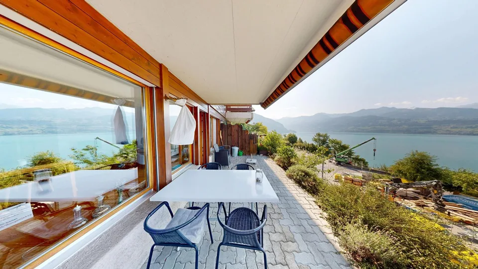 2.5-room apartment with lake view in Gunten
