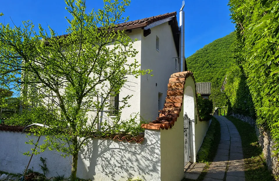 Zweitwohnsitz - Charmantes typisches Tessiner Haus/Rustico
