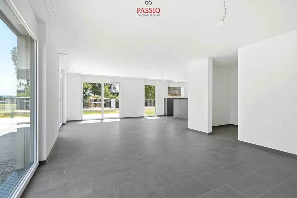 Exklusives 6.5-Zimmer-Doppeleinfamilienhaus mit grosszügigem Garten