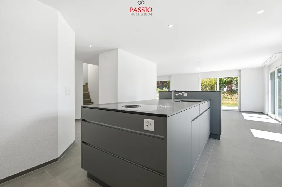 Exklusives 6.5-Zimmer-Doppeleinfamilienhaus mit grosszügigem Garten