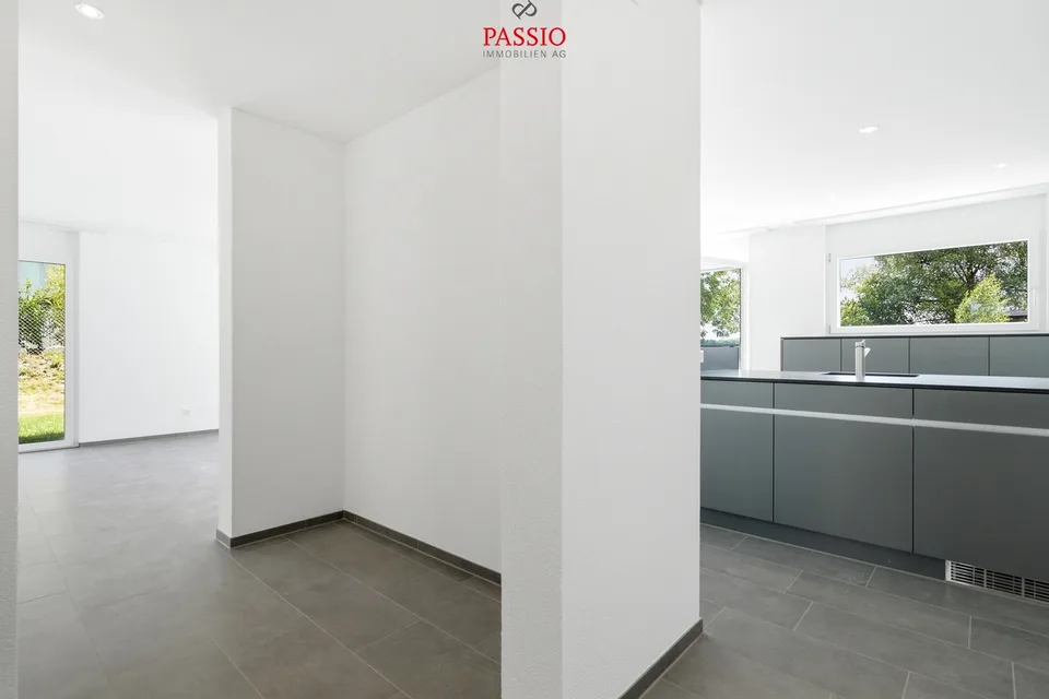 Exklusives 6.5-Zimmer-Doppeleinfamilienhaus mit grosszügigem Garten