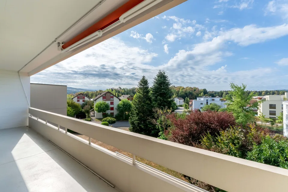 Charmant appartement 3.5 pièces avec balcon et belle vue à Baden