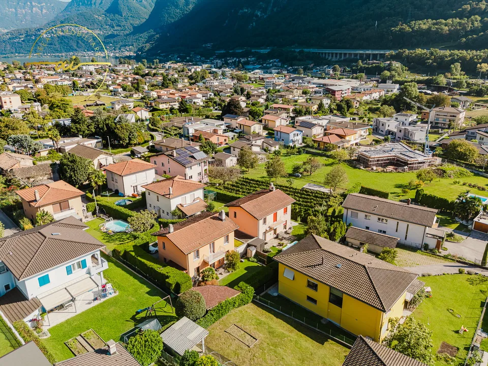 Belle maison avec jardin, à deux pas du lac de Riva San Vitale
