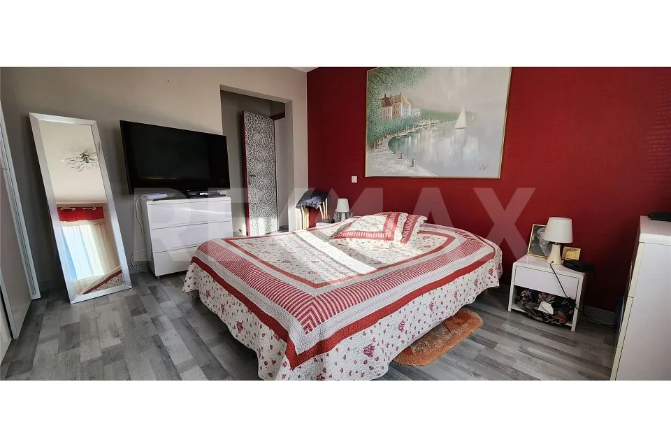Villa de 6 pièces attractive dans le vert avec vue sur la mer et piscine à Les Issambres Côte d'Azur