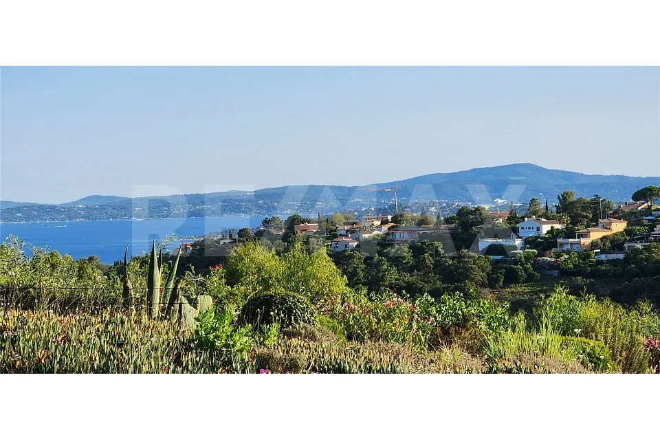 Villa de 6 pièces attractive dans le vert avec vue sur la mer et piscine à Les Issambres Côte d'Azur