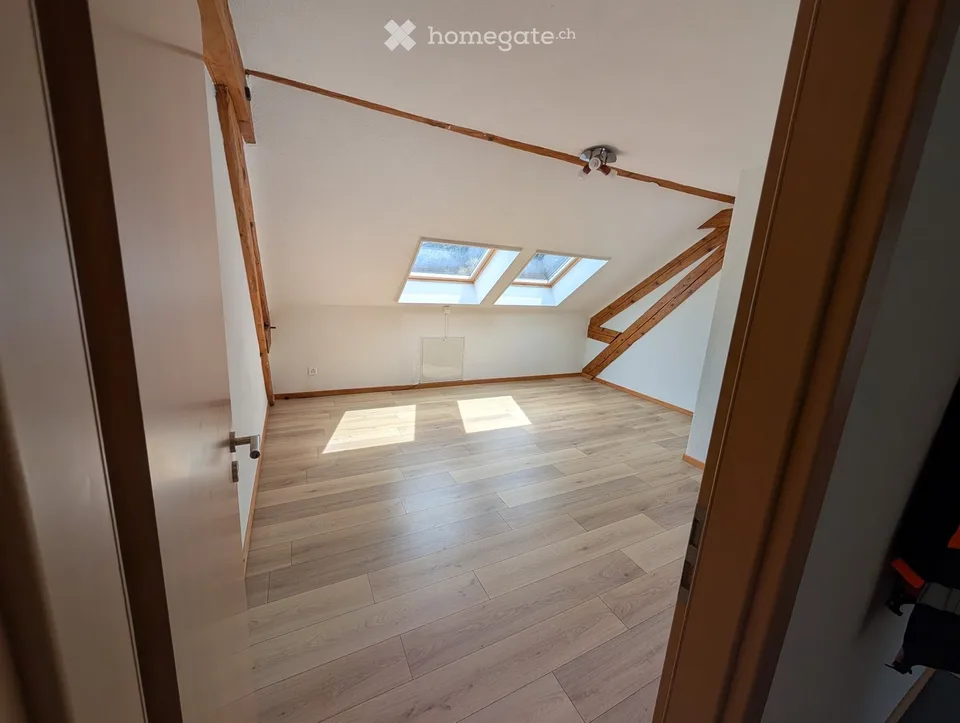 Zimmer möbliert 800 CH