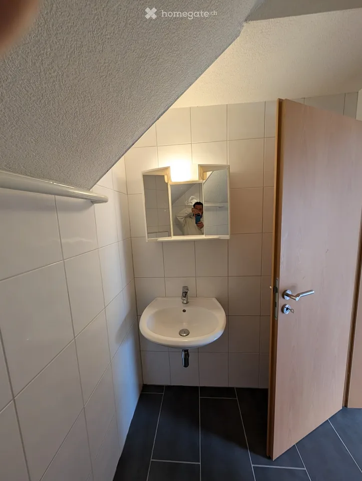 Zimmer möbliert 800 CH