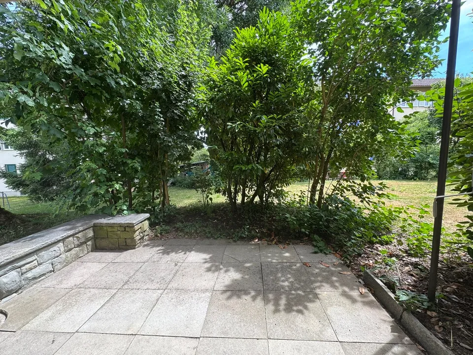 Gemütliche 2-Zimmerwohnung mit eigenem Gartensitzplatz.