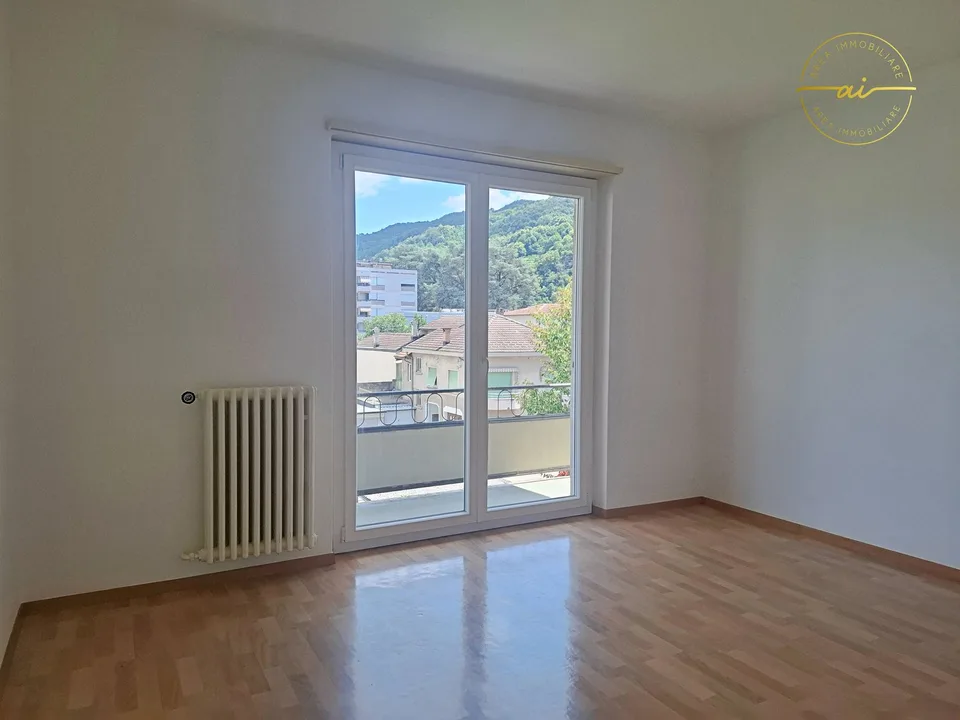 Appartamento 3.5 locali con doppio balcone a Chiasso
