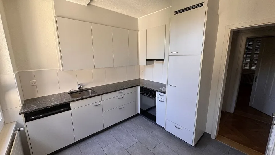Attraktive 4- Zimmerwohnung mit viel Charme in Zürich-Wiedikon zu vermieten