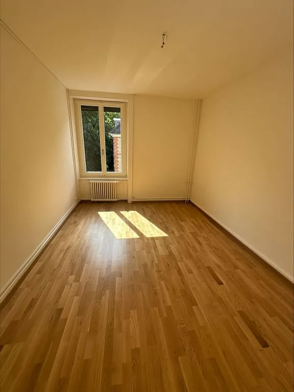 Attraktive 4- Zimmerwohnung mit viel Charme in Zürich-Wiedikon zu vermieten