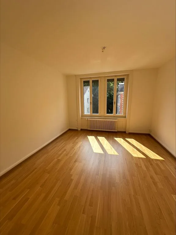 Attraktive 4- Zimmerwohnung mit viel Charme in Zürich-Wiedikon zu vermieten