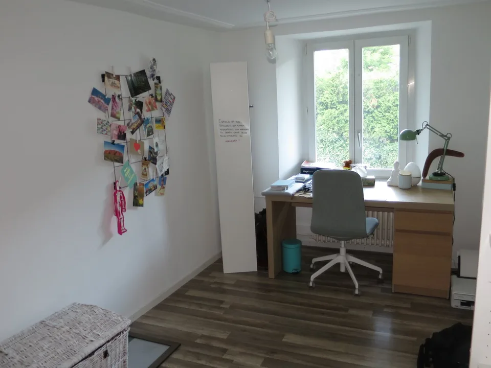 Grosse 4.5-Zimmer-Wohnung in Läufelfingen – ruhige Lage mit Balkon und Aussicht ins Grüne