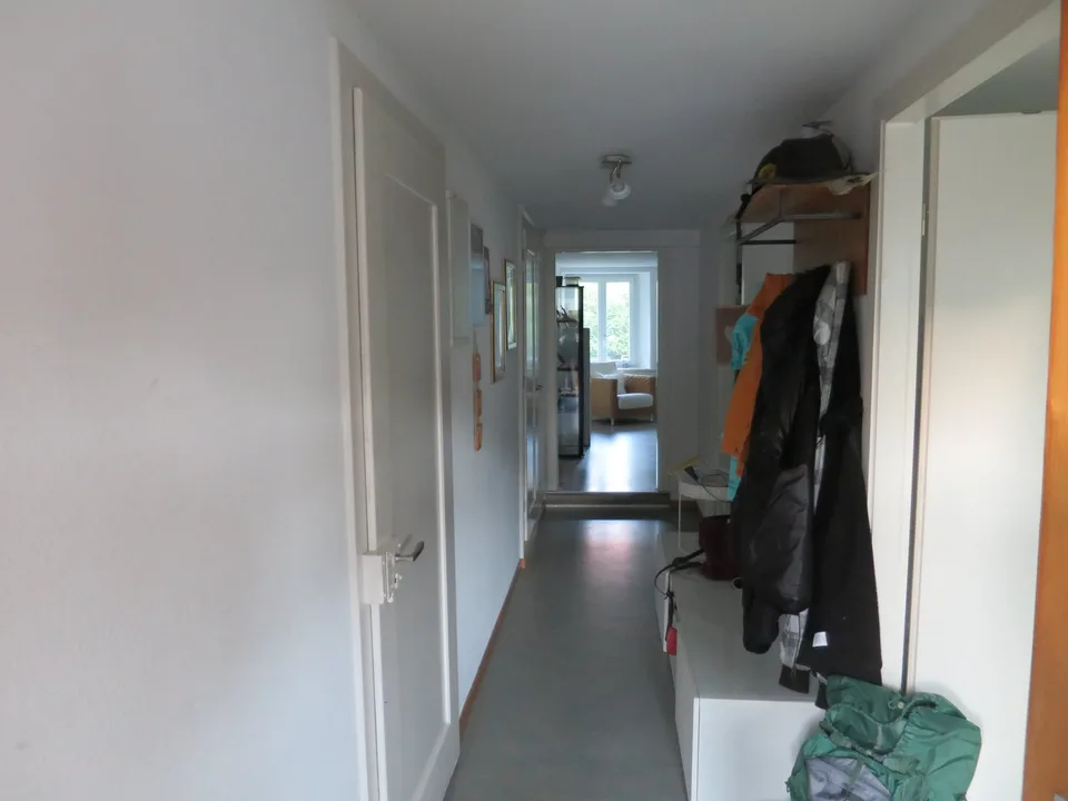 Grosse 4.5-Zimmer-Wohnung in Läufelfingen – ruhige Lage mit Balkon und Aussicht ins Grüne