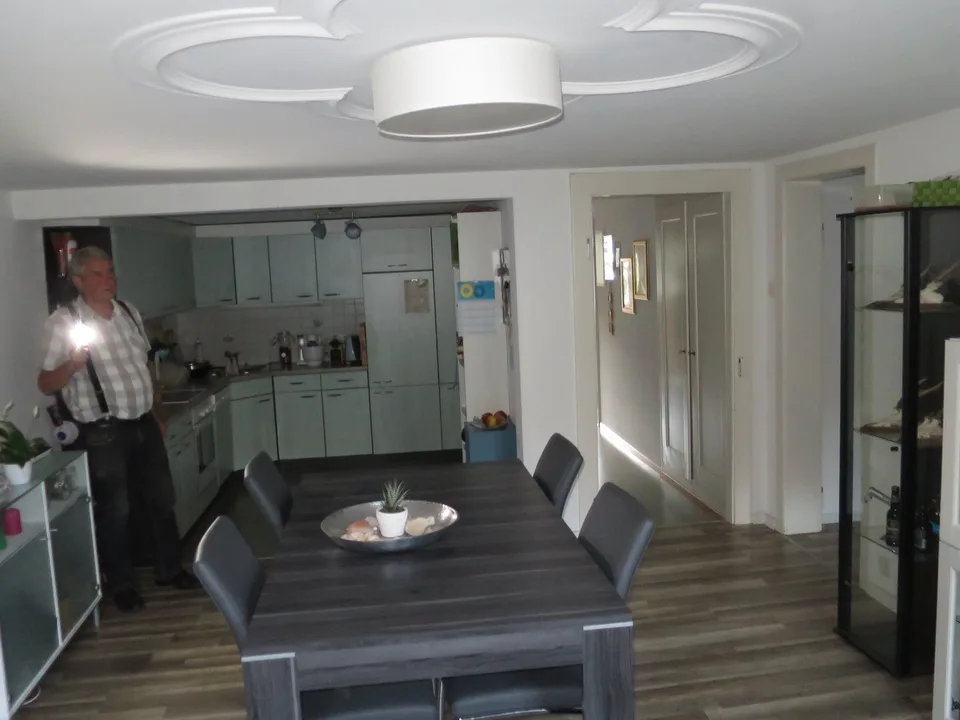 Grosse 4.5-Zimmer-Wohnung in Läufelfingen – ruhige Lage mit Balkon und Aussicht ins Grüne