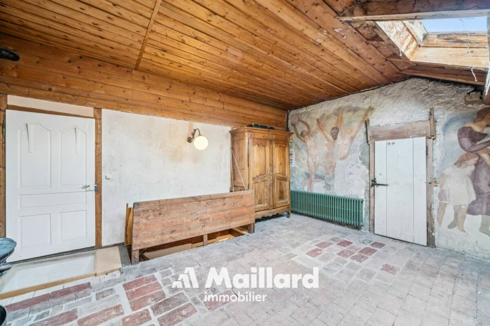Eigentum aus dem 18. Jahrhundert mit Erdgeschoss, das als zweite Wohnung ausgebaut werden kann
