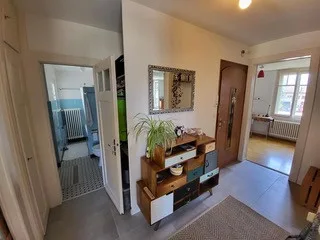 Sehr schönes Haus aus den 30er Jahren, 3 Apartments, 582 m2 Grundstück