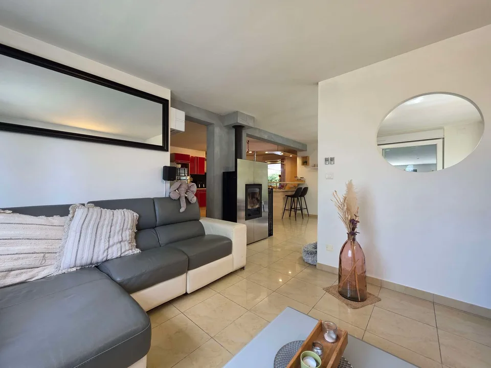 Moderne Haus auf 14,40 Aren