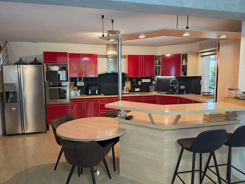 Moderne Haus auf 14,40 Aren