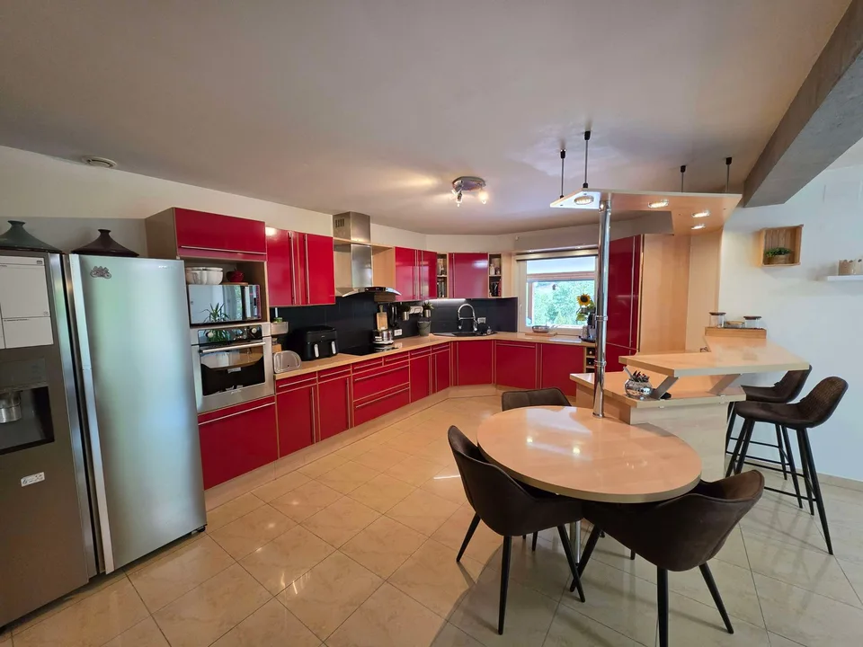Moderne Haus auf 14,40 Aren