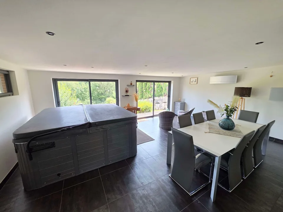 Moderne Haus auf 14,40 Aren
