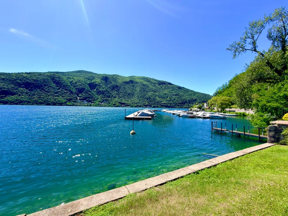 3788 ZWEITWOHNSITZ  WUNDERSCHÖNES EINZIMMERWOHN. MIT SEEBLICK, TERRASSE UND GARTEN