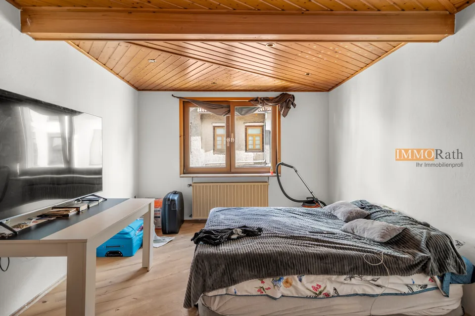 IMMORath.de - Mehrfamilienhaus mit viel Potential