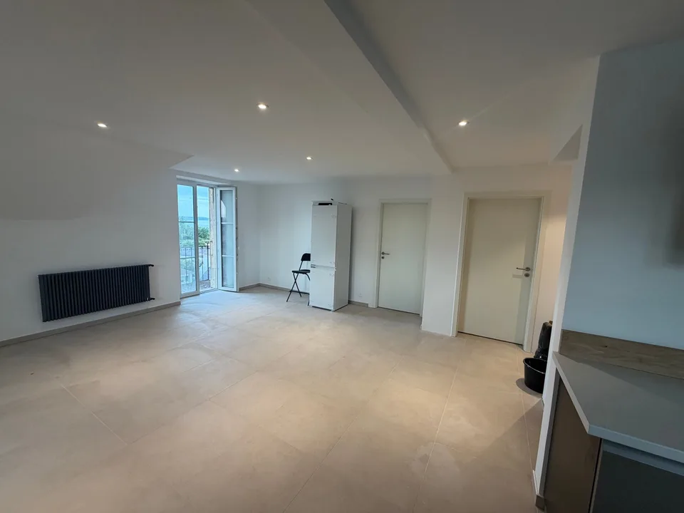 3 magnifiques appartements de 2,5 à 3,5 pièces avec vue sur le lac à Saint-Blaise à louer