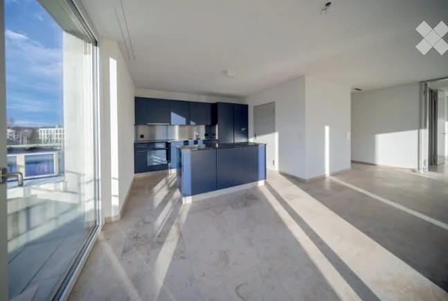 Moderne, helle 4.5-Zimmer-Wohnung mit Balkon in Zürich-Binz
