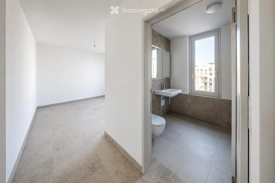 Moderne, helle 4.5-Zimmer-Wohnung mit Balkon in Zürich-Binz