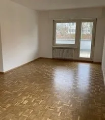 We rent a 2-room apartment (40m2) on the top floor with a lift in the Breitequartier