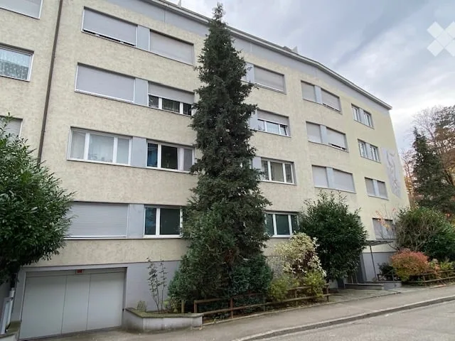 Im Breitequartier vermieten wir eine 2-Zimmerwohnung (40m2) im DG mit Lift