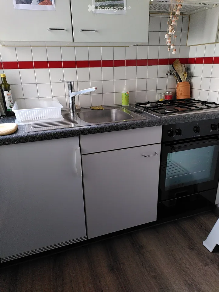 We rent a 2-room apartment (40m2) on the top floor with a lift in the Breitequartier
