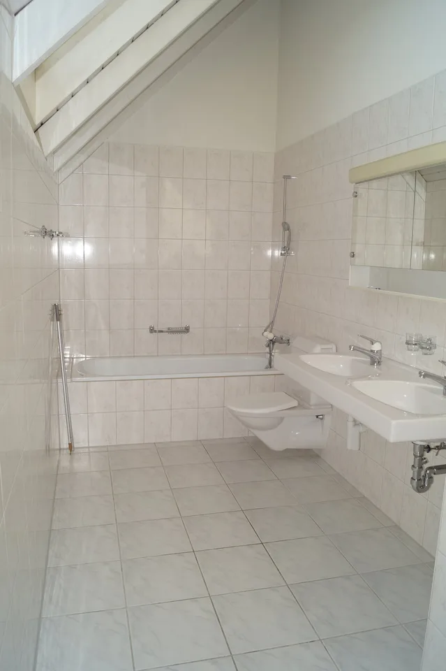 Helle 5.5-Zimmer-Maisonettewohnung in Boningen zu vermieten