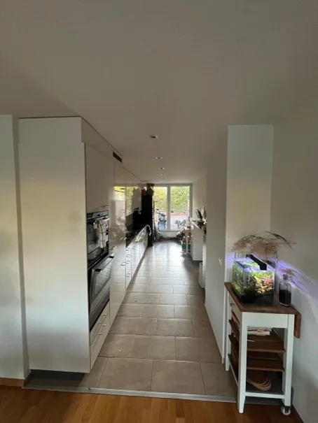 Grosszügiges Wohnen in Zürich Höngg Moderne 5.5 Zimmer Wohnung mit Garten