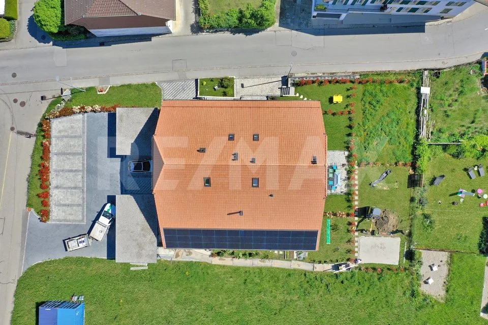 Accès privatif par ascenseur; Dernier étage; 4.5p 135 m²; Jardin 10...