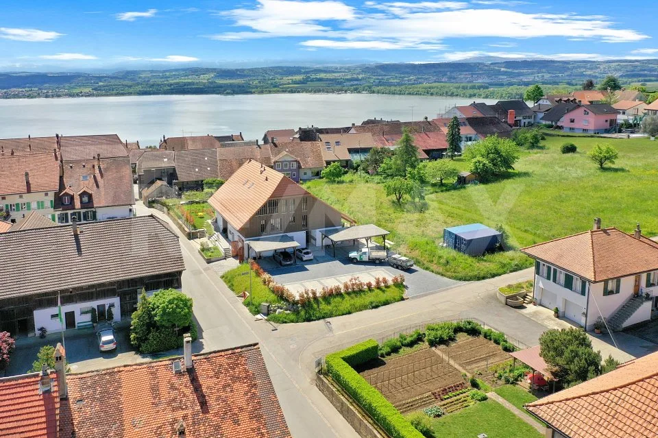 Accès privatif par ascenseur; Dernier étage; 4.5p 135 m²; Jardin 10...
