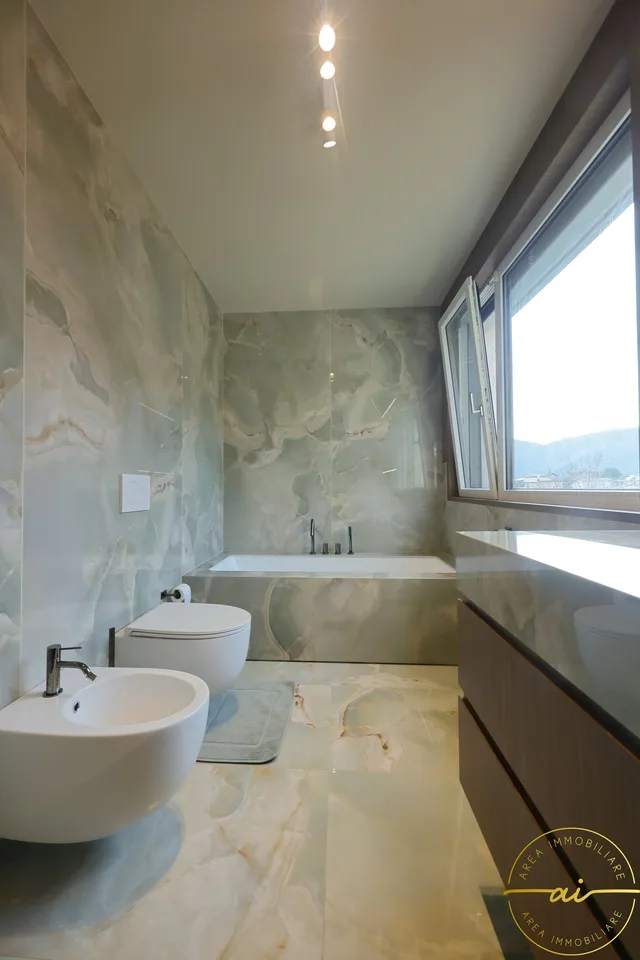 APPARTEMENT DE 3.5 PIÈCES DE DESIGN RAFFINÉ AVEC FINITIONS DE LUXE