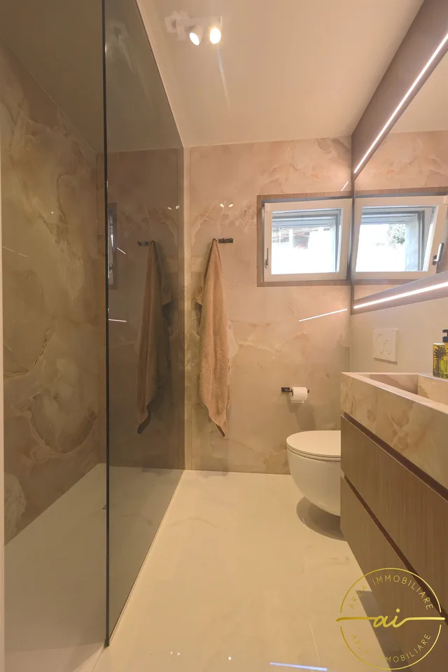APPARTEMENT DE 3.5 PIÈCES DE DESIGN RAFFINÉ AVEC FINITIONS DE LUXE