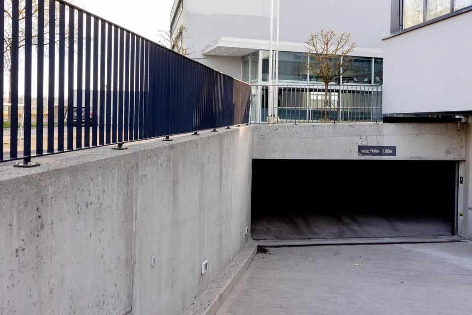 Espace de bureau spacieux à Cham – 540 m² extensible de manière flexible