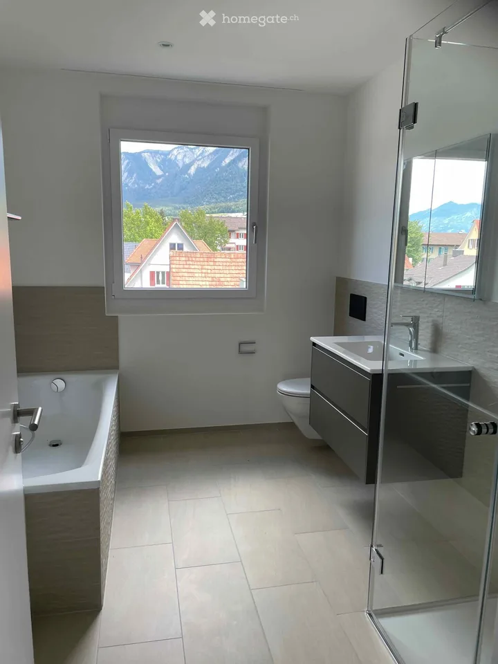 Moderne 3.5-Zimmer-Dachwohnung mit Bergblick in Chur
