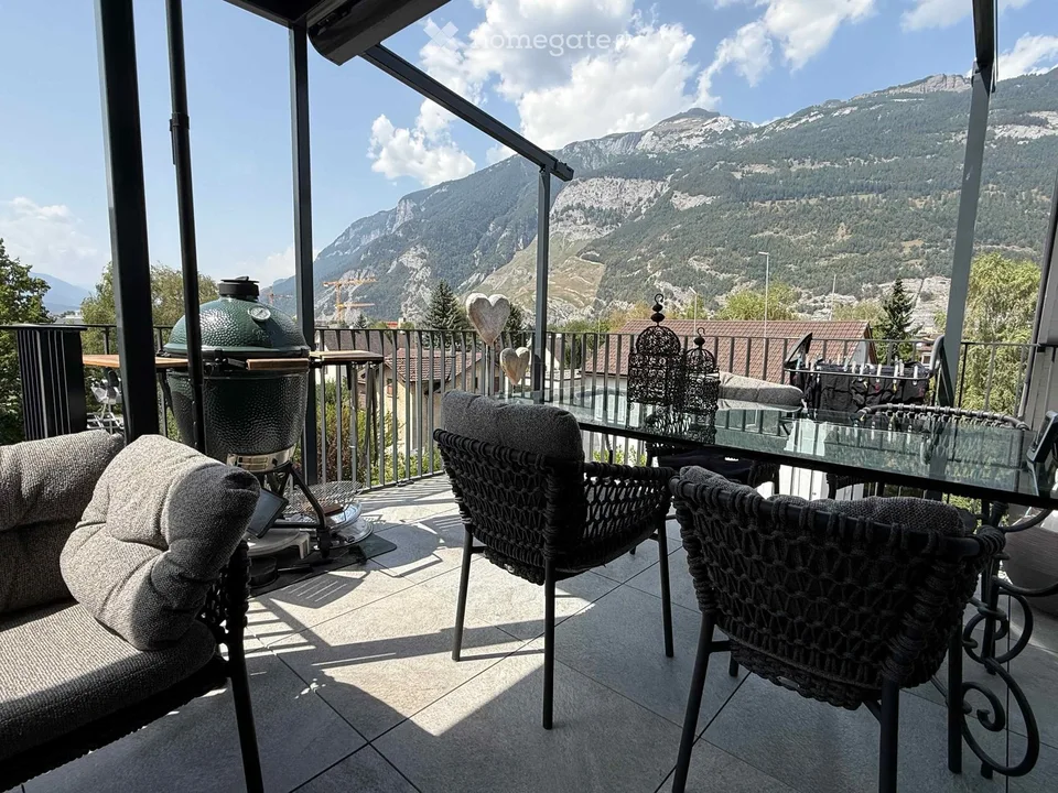 Moderne 3.5-Zimmer-Dachwohnung mit Bergblick in Chur